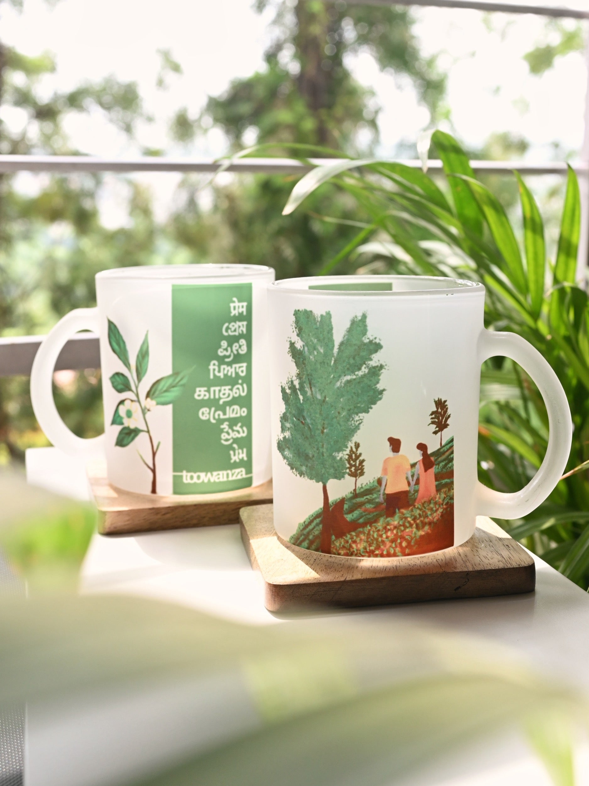 Roaming in a tea plantation (set of two)